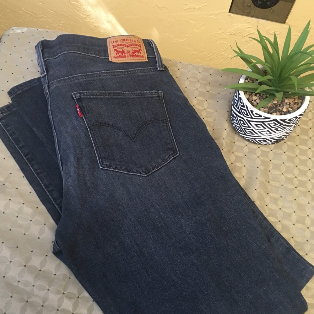 Womens Levi jeans size 30